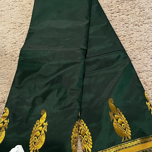 Pure Raw Silk Banarasi Saree in Dark green with Antique Gold Resham Zari - Picture 4 of 7